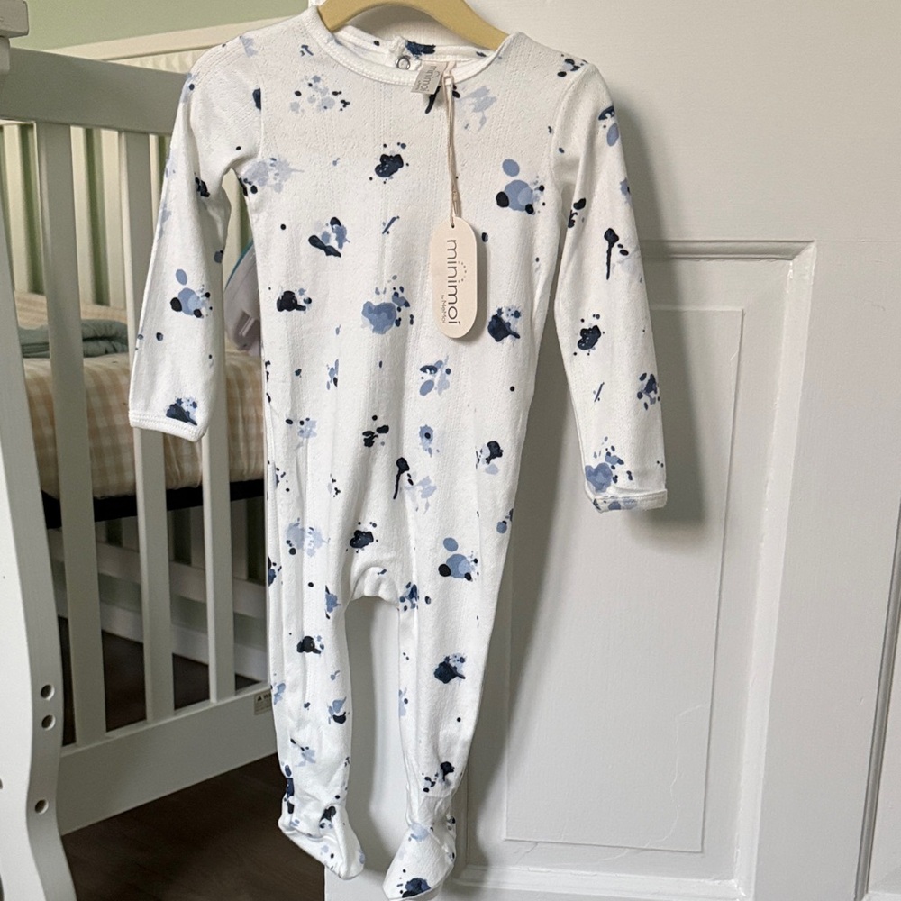 NWTMinimoi by MeMoi Baby Pointelle Abstract Winter White Watercolor Print Footie